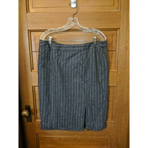 Doncaster Size 12 Wool Skirt Pinstriped Gray Purple Lilac Lined Modest - Picture 1 of 6